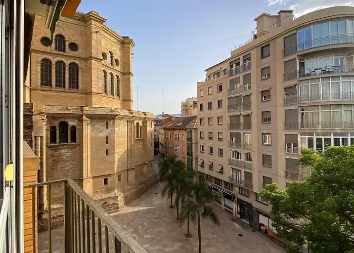 3 Rooms Y 3 Baths Y Aparcamiento Catedral Malaga